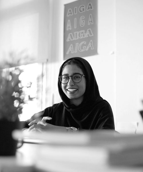 Whitagram-Image  مصممة جرافيك