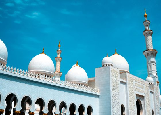 عمارة المساجد: الجمال، الوظيفة والمجتمع