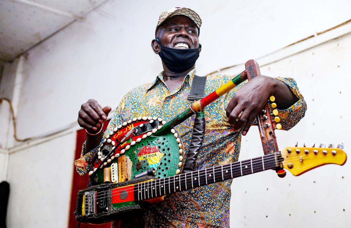Noori & his Dorpa Band